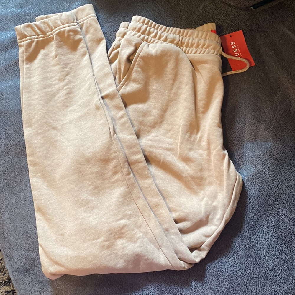 GUESS - Picture 3 of 3